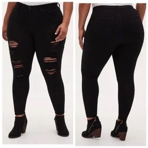 NWT #610 Torrid Premium Stretch Sky High Skinny Distressed Jeans Size 16R Black